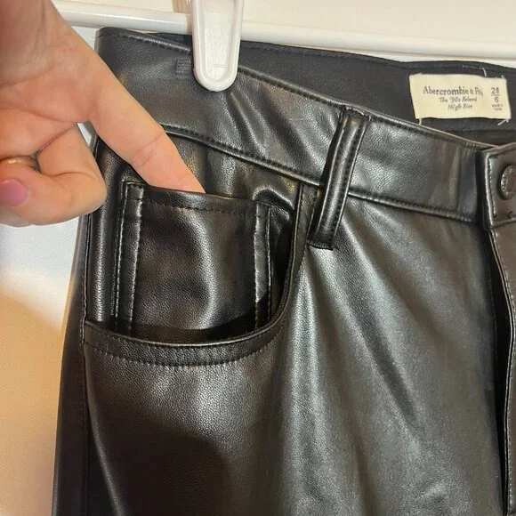 Abercrombie & Fitch Women 28/6 Curve Love Vegan Leather 90s Straight Pant Black - Picture 10 of 16